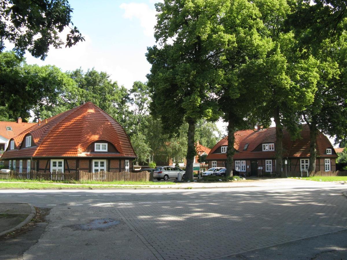 4 Wunderschoene Ferienwohnungen Im Kavaliershaus シュヴェリーン エクステリア 写真